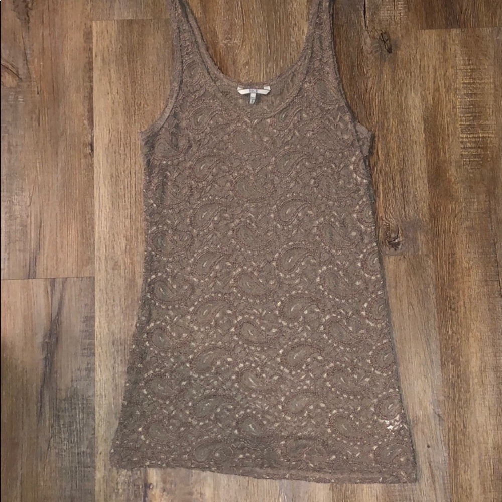 BLE lace top